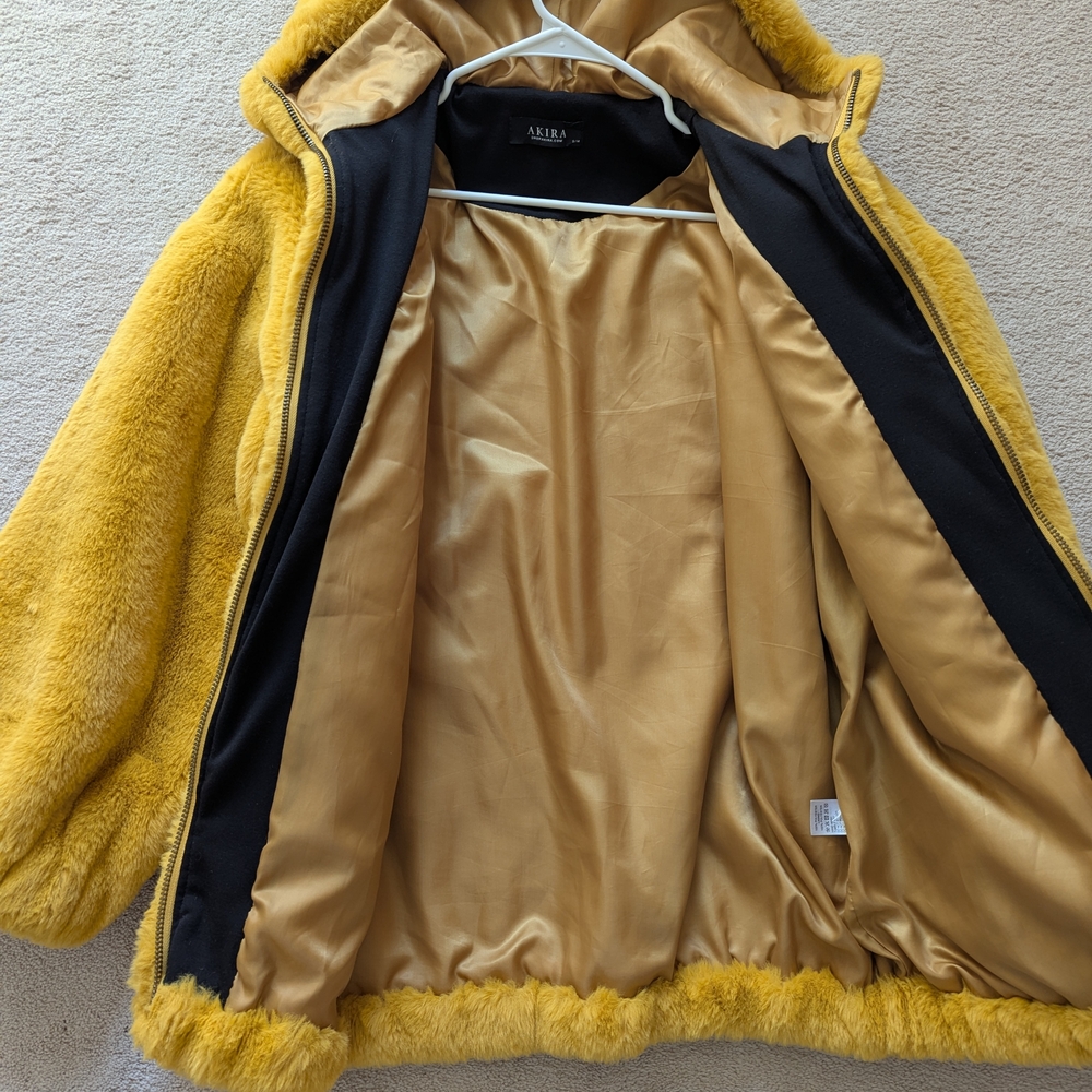 AKIRA Yellow Oversized Faux Fur Jacket With Lining Size Small/Medium
